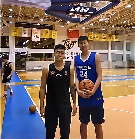 17, 尼斯天才小将签约五年留队效力  