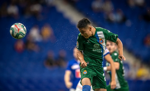  拜仁新援德里赫特头槌斩获处子球  